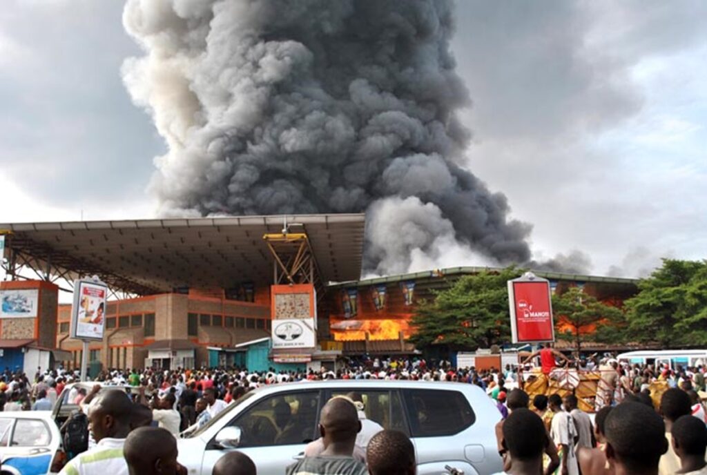 Le-marche-central-de-Bujumbura-en-fumee-1024x688 Home Page